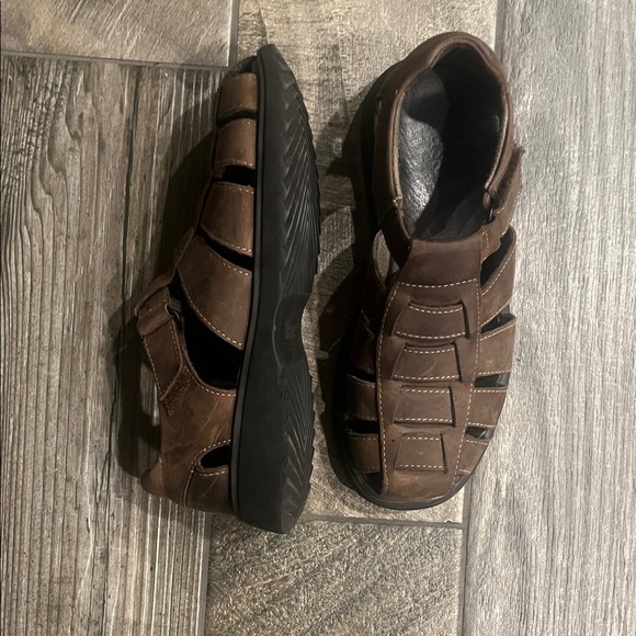 Sandals_&_Flip_Flops